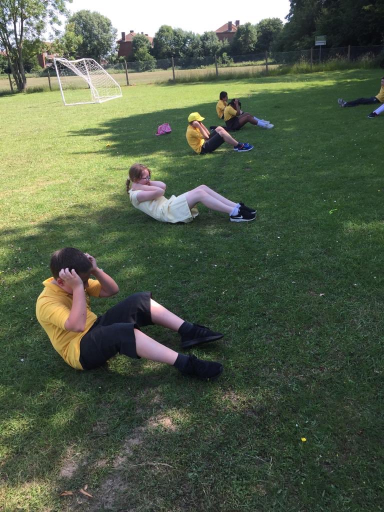 StJosephs775's tweet photo. Year 4/5 key workers group have been participating in a variety of activities for National school sports week! 😅⛹️♂️⚽️🏀 🙌🏻🙌🏻🙌🏻🌈❤️ #NSSWtogether #TRWSSPVirtualChallenge https://t.co/nFjDbun4ld