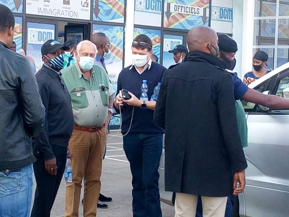 NicholasKabanga's tweet photo. Les animaux #raciste-s Delcommune, Alexis Delbar, Van Landuyt, Koumbanakis et De Souza ont été chassé du territoire Congolais pour leurs insultes racistes tenus contre le Belge d'origine Congolaise, @PierreKompany, Bourgmestre à Ganshoren et Député au Parlement Bruxellois. #Nek https://t.co/7a2a2wrJE2