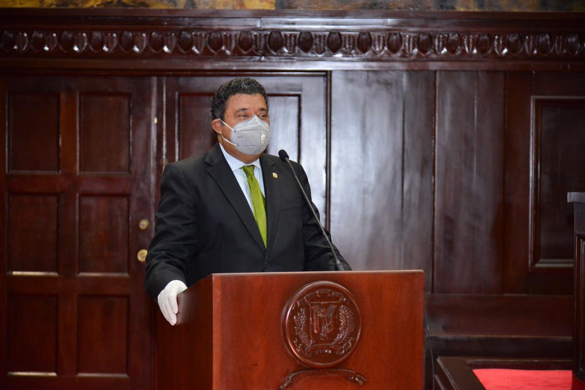 JorgeLuisBonet4's tweet photo. Resolución en defensa y protección de los caficultores dominicanos.

Resolución mediante la cual se le solicita al Ministerio de Medio Ambiente y Recursos Naturales la 
prohibición de las actividades ganaderas en la parte alta de la cuenca del Rio Camú

#EuclidesMiSenador https://t.co/dHy7ElJutH