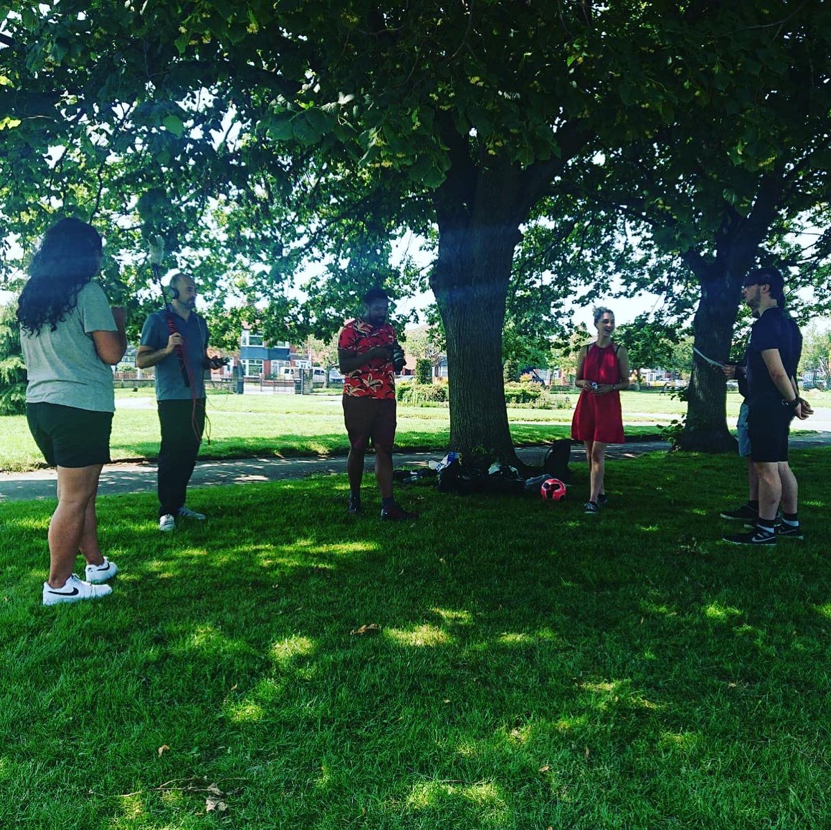 OddArtsUK's tweet photo. ☀️BEAUTIFUL•DAY☀️ for filming with @MYL_info - capturing young people’s feelings on COVID-19 life & lockdown 🙌🏼 @Sherives #oddarts #film #filmingsession #filmset #parklife #youngpeople #covidsafe #lockdown #socialdistancing #lockdownlife #manchester #sunshine https://t.co/dFJmCAM2PV