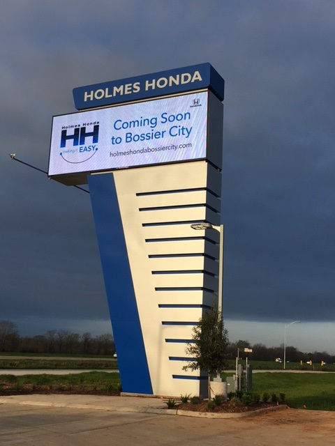 NationalSignsTX's tweet photo. When great design is paired with a @Daktronics message center your brand is empowered!

#NationalSigns # CreatingLandmarksTogether #@Daktronics https://t.co/qddO6iVK3h