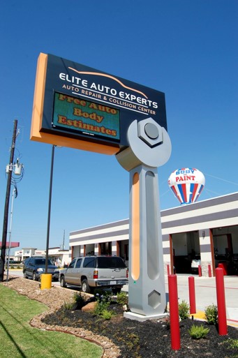 NationalSignsTX's tweet photo. When great design is paired with a @Daktronics message center your brand is empowered!

#NationalSigns # CreatingLandmarksTogether #@Daktronics https://t.co/qddO6iVK3h