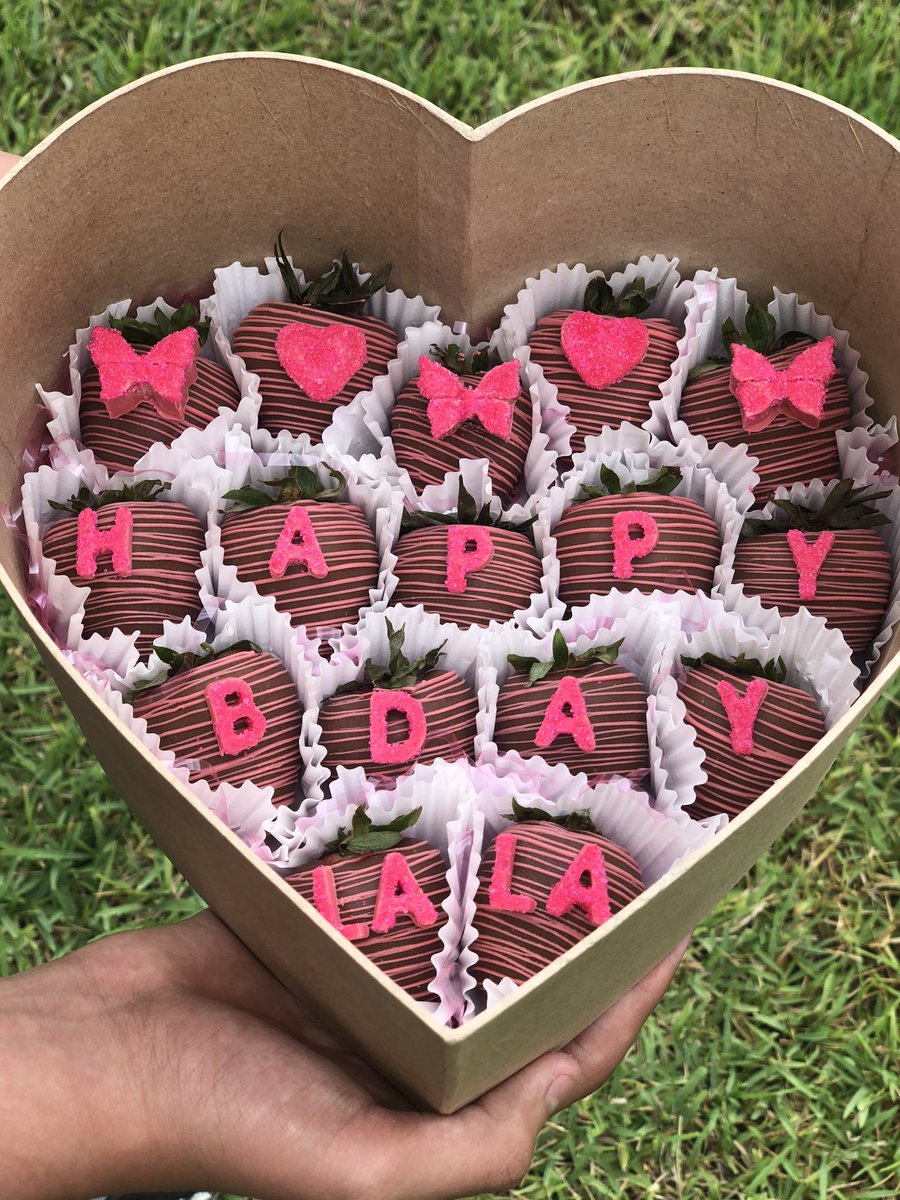 ok_Karlaaaaa's tweet photo. Okay but sis I SNAPPED on this one 💗💗💗HEART BOXES NOW AVAILABLE! PLS RT MY NEXT CLIENT COULD BE ON YOUR TIMELINE! 💗💗💗 https://t.co/qXJlAZQDoN