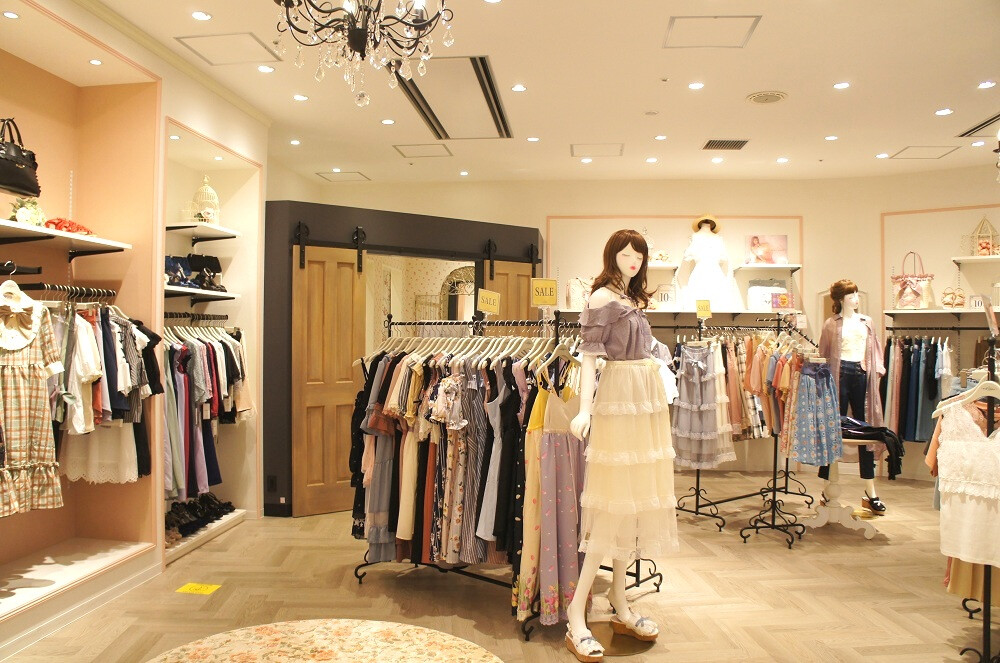 レディース「axes femme POETIQUE」が6/5(金)、2F シアター・フロント