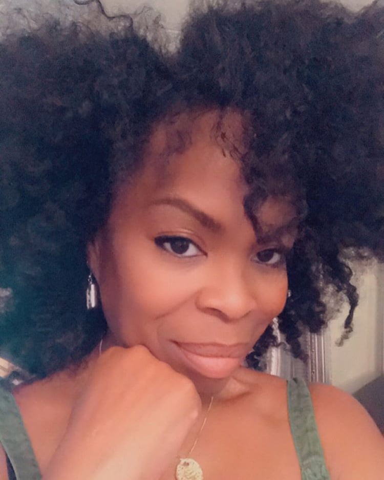 Charella__'s tweet photo. So grateful for this beautiful human.. God always sends us the right people at the right time, wich is either a blessing for life or a lesson for life.. You my sweet friend are a true Blessing! Thank you 4 being u.. Love u @DeeDeeFoster ๐ซ๐๐๐ฝ #deedeefoster #blacklivesmatter https://t.co/6bHplxpN63