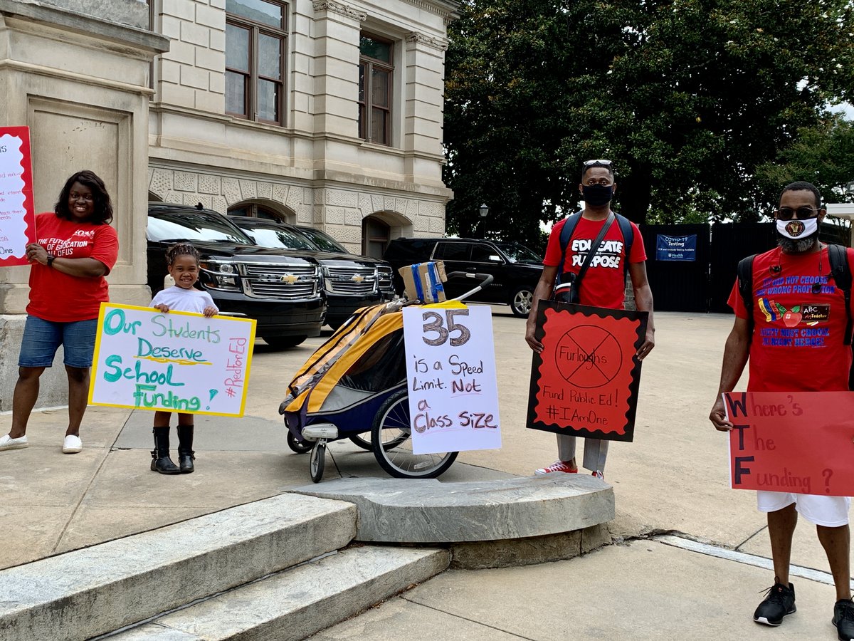 donnalowrynews's tweet photo. Teachers stand outside the Capitol to talk to lawmakers about proposed cuts to education. Justin Johnson, a business teacher at Chamblee Middle School: We showed up to be the voice of our students. More on #GPBLawmakers after @pbsnewshour and on @gpbnews #gapol https://t.co/gutZvOjKur