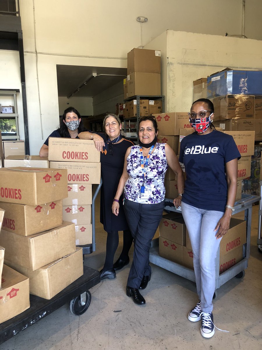 DholakiaSwati's tweet photo. Satisfaction of giving is so rewarding! #inspiringhumanity FLL CSR doing good JB4G @ Boys and Girls Club of Broward https://t.co/VlPkbAtaYp
