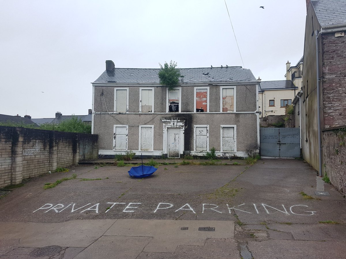 so many #homeless, so many empty property in #Corkcity this home has a lot of character & potential #socialcrime #homeless @CorkHealthyCity @corkcitycouncil #pfg #programmeforgovernment #Cork