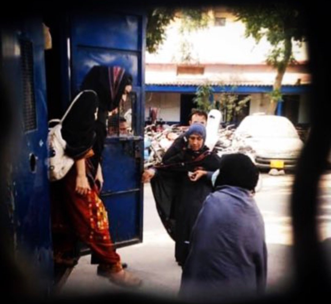 meerasadbaloch's tweet photo. This doesn’t make you wrong but this definitely makes you hypocrite. The who are silent are equally part of this.
#ReleaseStudentsofBalochistan
#SayNoToOnlineClasses
#ReleaseAllStudents https://t.co/SwvJT00Ygw