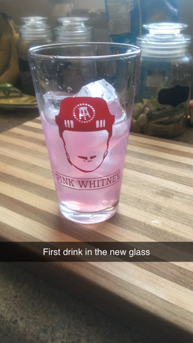 thebottlecap13's tweet photo. First drink in the new glass @pinkwhitney https://t.co/qsiHO9pTnA