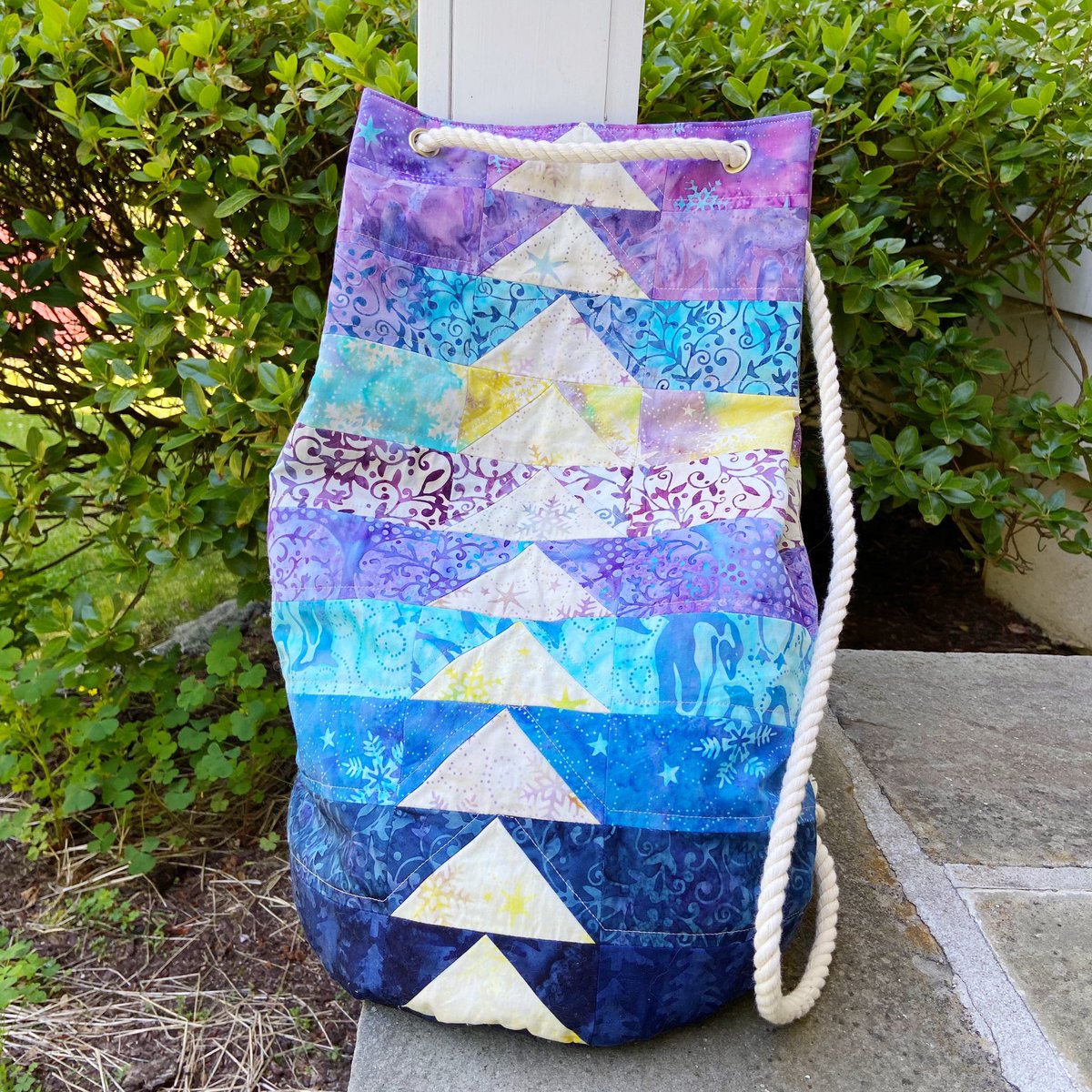 We still dreaming about the moment of pack our backpacks and get away, so check my blog and let’s get prepared!
<a href="/IslandBatik/">Island Batik</a> #giucygiuce <a href="/aurifil/">Aurifil</a> <a href="/PatternsByAnnie/">PatternsByAnnie</a> <a href="/hobbsbatting/">Hobbs Batting</a> #flyinggeesepatchworkbag
carolinasmussen.com/post/just-beca…