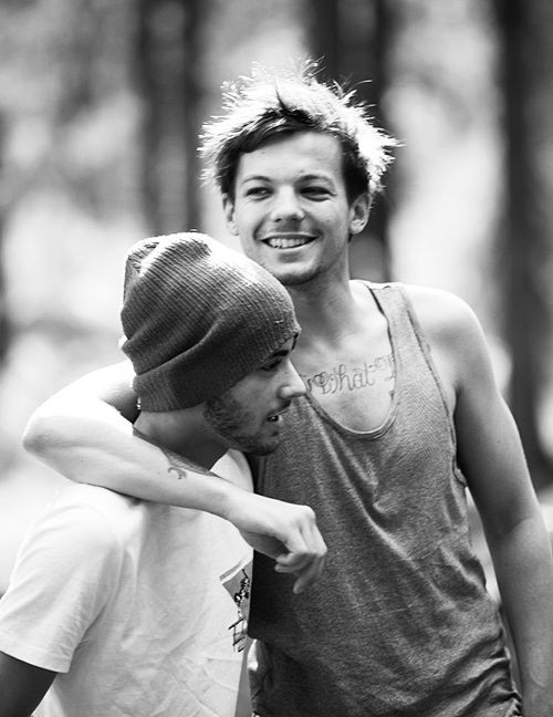 𝒁𝒐𝒖𝒊𝒔 𝑴𝒂𝒍𝒊𝒌𝒔𝒐𝒏 (𝚉𝚊𝚢𝚗/𝙻𝚘𝚞𝚒𝚜)"And I was shouting: Zayn! Zayn! But he didn't come" "I'd alwas save you Louis" -Louis & Zayn