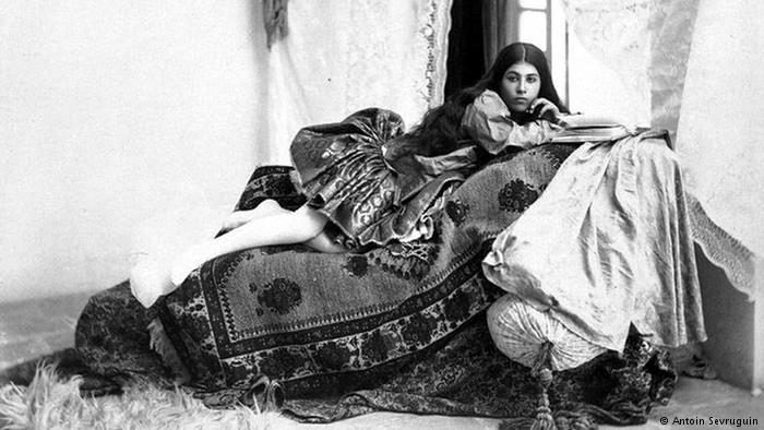 Uyda uchta jinsiy aloqa rus juftligi Tasodifan jinsiy massaj