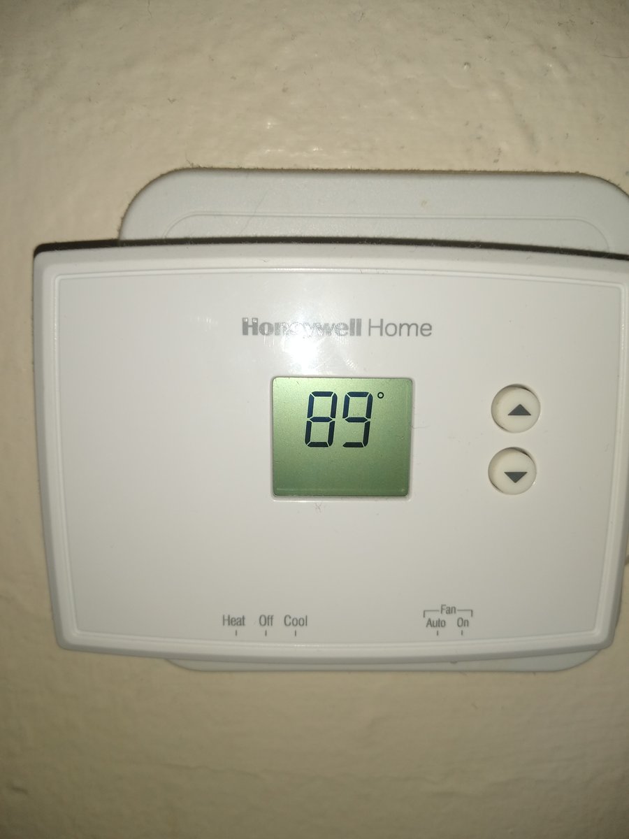 liveghost2c's tweet photo. VA, VASH &amp; HUD/Section 8 won't HELP us
'[Madison Avenue]' apt mgt said they will CHARGE for maintenance visits &amp; have REFUSED 2replace 
[but that's not what they said on t. recording]
How is that legal in a mandatory pan-Dem-ic 'lockdown'?
#cruelandunusualpunishment
Now it's 89° https://t.co/3Fgk62VEIx