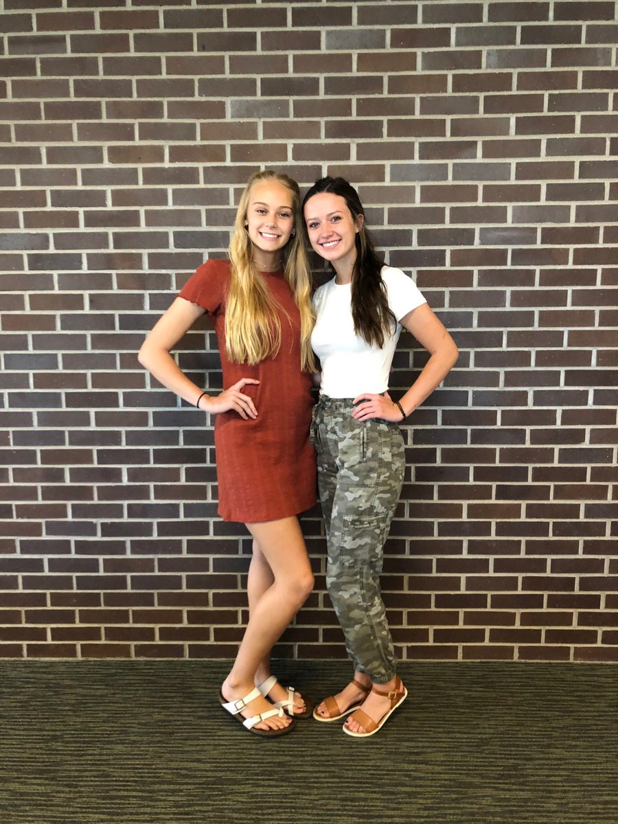 isabel_lyons_'s tweet photo. Happy birthday to my twilight fan girl, my IDP&amp;E business partner, my life partner, my prune, my Alzheimer’s patient and mostly my best friend❤️ I love you so much😙 enjoy the annual thread🥳🤪 https://t.co/f4LdXdivn0