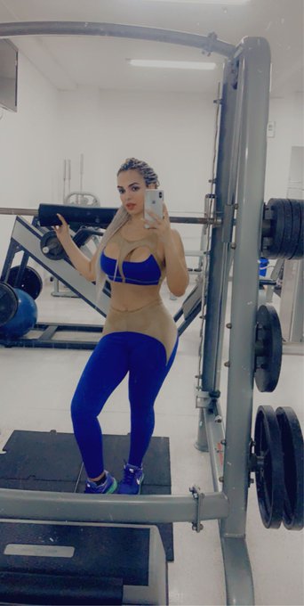 Ustedes est&aacute;n tambi&eacute;n cuidando su cuerpo? Yo ya hice mi tare  en unas 5 horas estar&eacute; en l&iacute;nea    @ImLiveCom