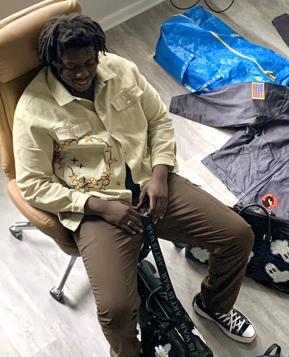 bluboy__'s tweet photo. Just bought my first loft at 24, reminiscing on the times I use to resell polos from Goodwill to get my samples done. It hit a little different when you started from zero, I’m not saying it’s easy, but it’s possible. #selfmade https://t.co/GgBVBzksij