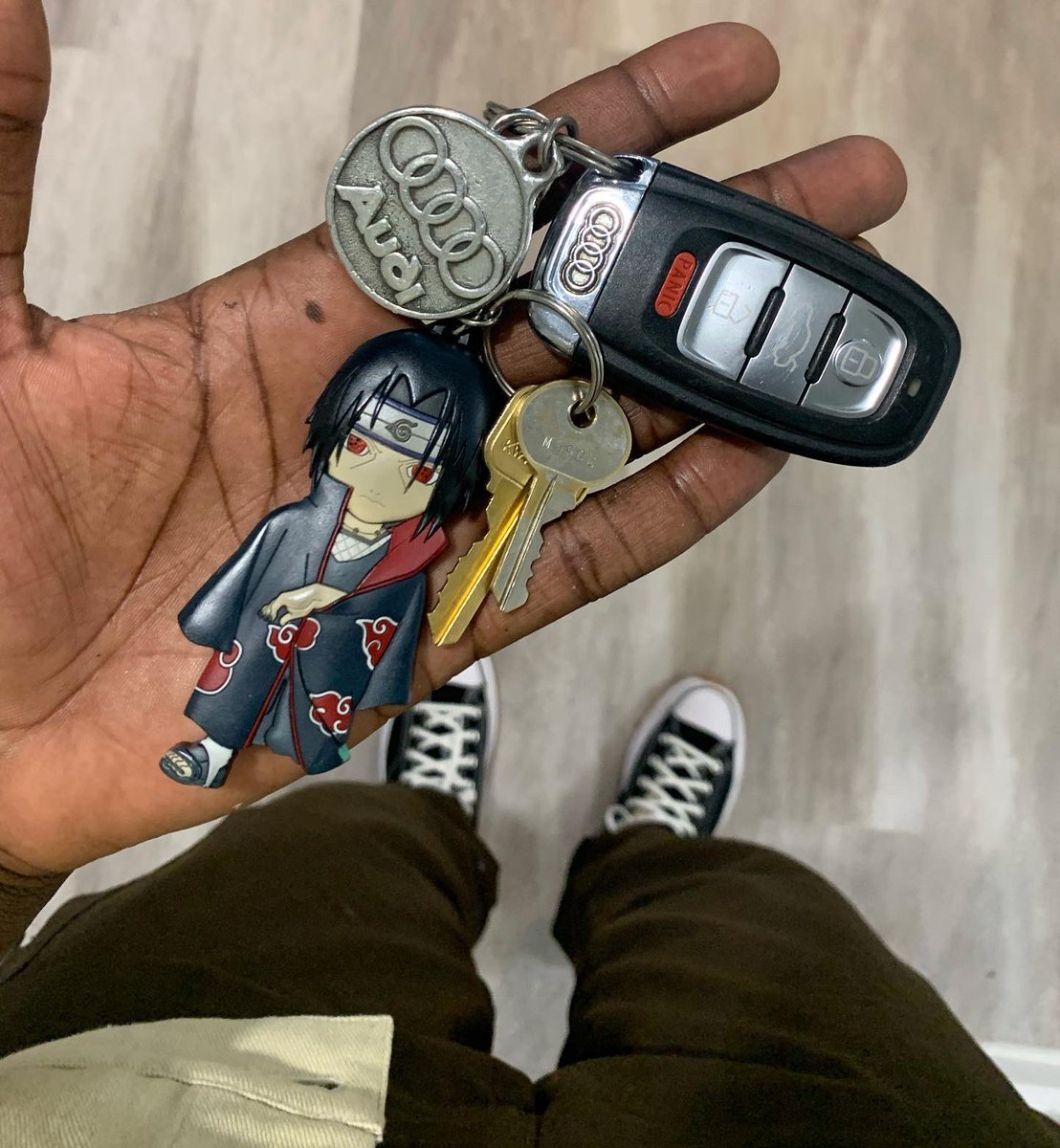 bluboy__'s tweet photo. Just bought my first loft at 24, reminiscing on the times I use to resell polos from Goodwill to get my samples done. It hit a little different when you started from zero, I’m not saying it’s easy, but it’s possible. #selfmade https://t.co/GgBVBzksij