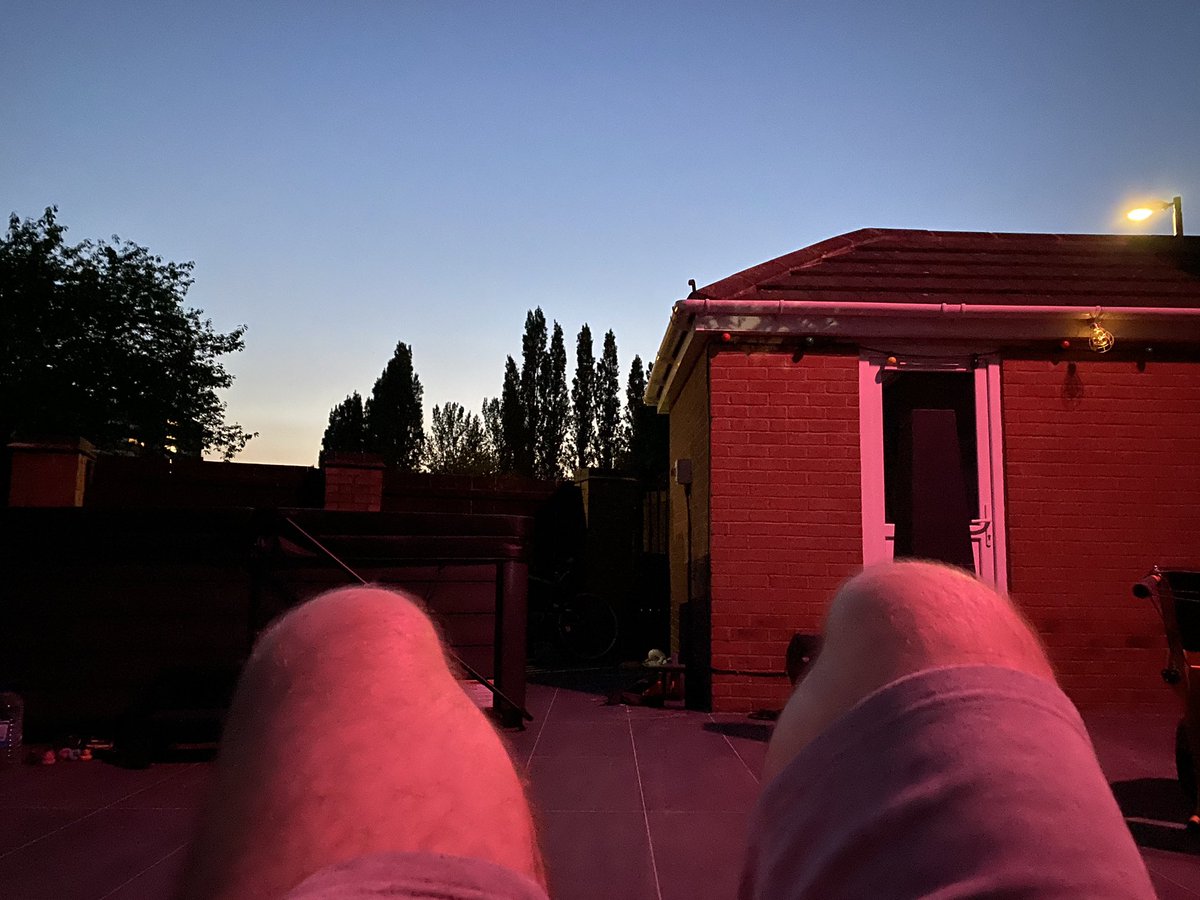 scottdylan's tweet image. So tempted to sleep in the garden tonight lol #heatwave