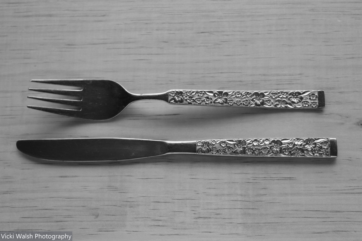 I thought today I would share with you my photos taken on the first brief from the photography magazine course I am doing 💕 #photography #blackandwhite #flatlay #cutlery #firstbrief #photographycourse #photographymagazine #practicalphotography