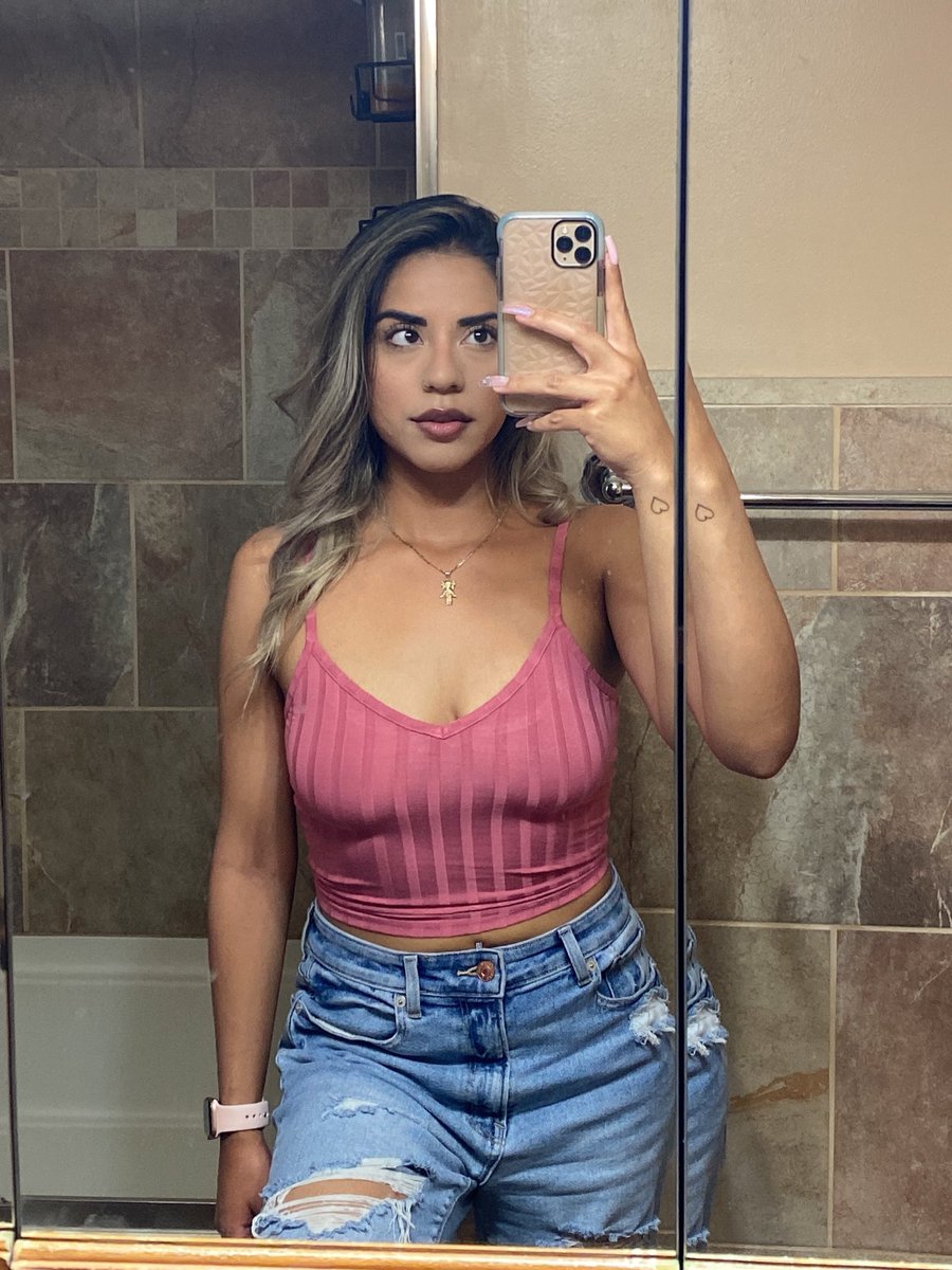 jenndelacruz_'s tweet photo. Feel brand new when I get my hair done 😅 don’t mind my baggy jeans... https://t.co/Zj4oDlpTSZ