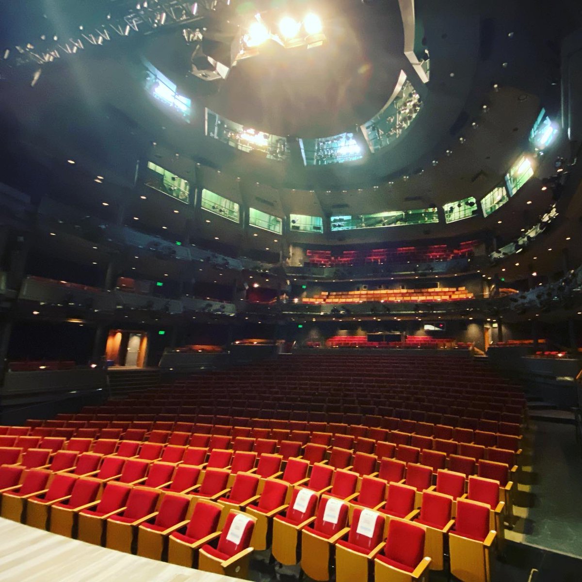 All great cities have world-class arts institutions. Today I am grateful to the staff members of @yycARTS <a href="/ABTHEATREPRJCTS/">Alberta Theatre Projects</a> <a href="/CalgaryPhil/">Calgary Phil</a> <a href="/DownstageYYC/">Downstage</a> <a href="/oneyellowrabbit/">One Yellow Rabbit</a> <a href="/TheatreCalgary/">Theatre Calgary</a> for caring so deeply for the 500,000+ sq ft that make #ArtsCommons. We are stronger together.