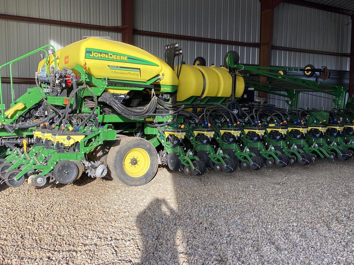 travismesser81's tweet image. @PlainsGrain Mott Store currently has this DB60 24 row 30” planter available!  This is a super clean unit just gone through.  @precisionplant #DeltaForce #mSet, #FurrowJet, #SmartFirmer, 2 @SureFireAg Liqud systems, and it does currently have dual band #Conceal.  Call us or Dm.