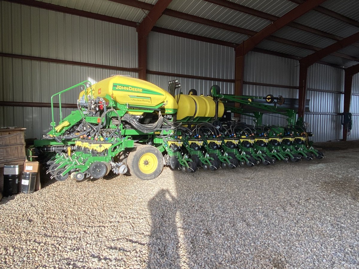 travismesser81's tweet image. @PlainsGrain Mott Store currently has this DB60 24 row 30” planter available!  This is a super clean unit just gone through.  @precisionplant #DeltaForce #mSet, #FurrowJet, #SmartFirmer, 2 @SureFireAg Liqud systems, and it does currently have dual band #Conceal.  Call us or Dm.