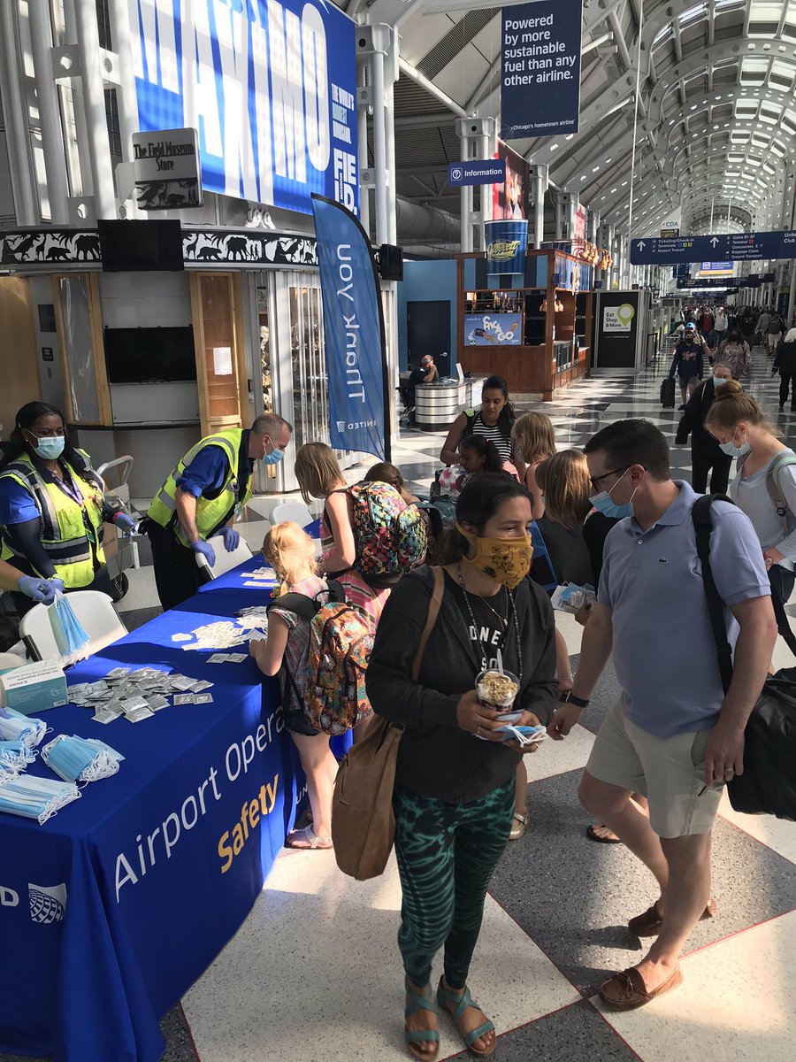 Scott13138104's tweet image. Safety team delivering a warm welcome and sincere thank you to our returning guests. Masks, sanitizer and activities for all. @weareunited @MikeHannaUAL @MikeHannaUAL @JMRoitman @JohnK_UA @kennyjets67 #whyiloveao