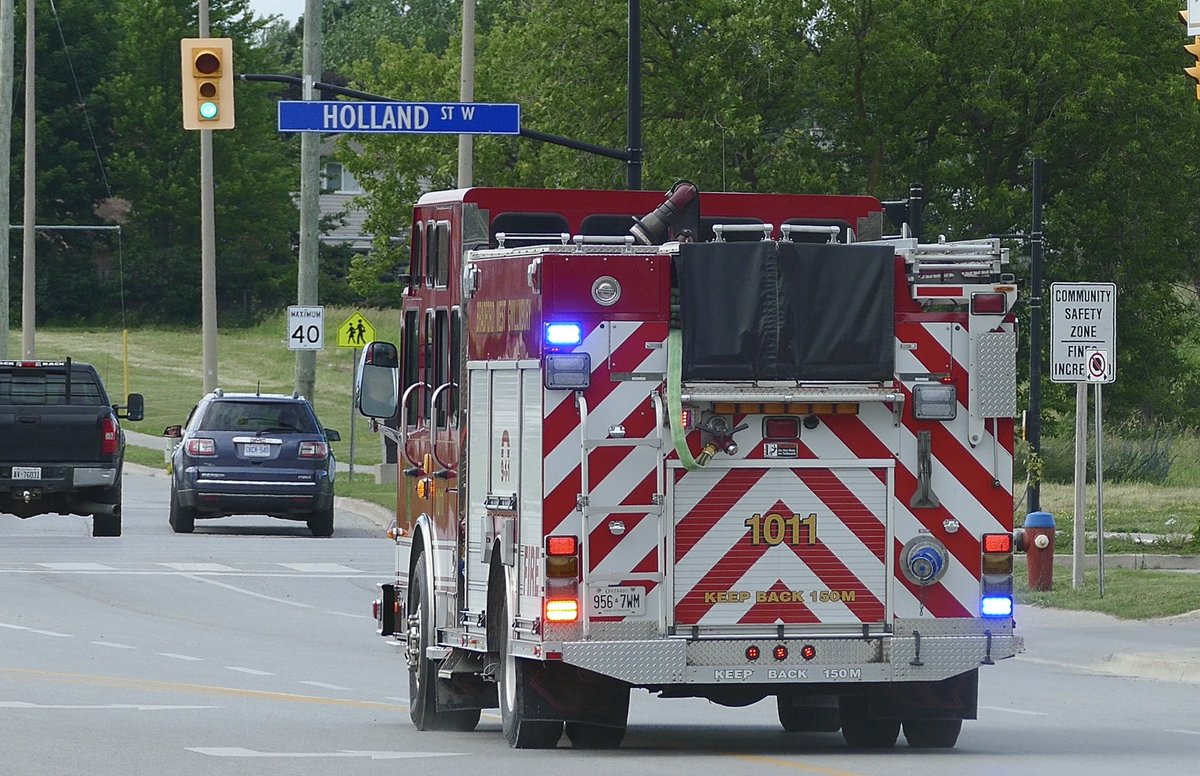 chrisDfirephoto's tweet photo. Was able to catch @BWG_Fire 1011 to a Medical call
Very Friendly Crew
#gogetembrothers #QSiren @CFES_FireChief #panasoniclumixfz1000 https://t.co/crpDsGyBry