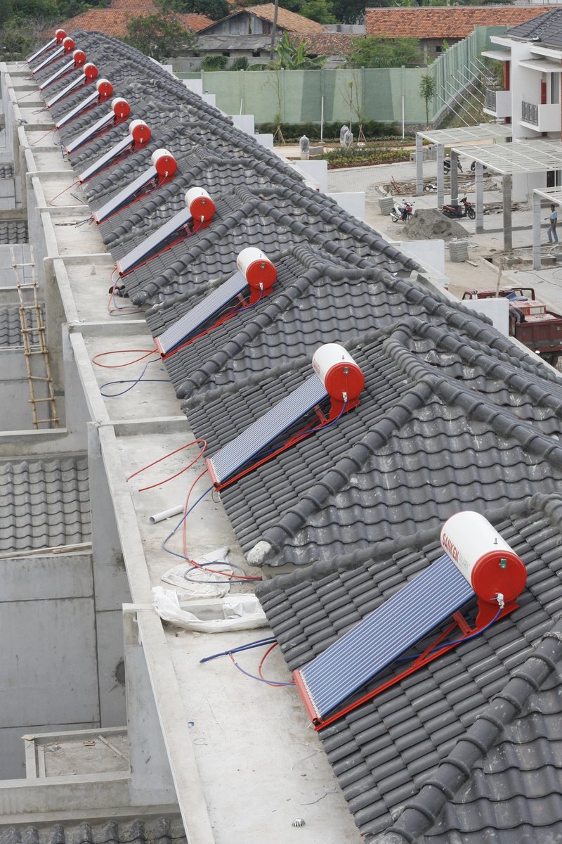 pemanasairsolar's tweet photo. Inilah solar water heater sanken yang menjadi idaman banyak orang dimana harganya oke dan sistemnya bisa diakomodir dengan baik sehingga mendekati kebutuhan Anda. Wa aja ya di 087823659247
#solarwaterheater
#sanken https://t.co/2SCVAWZPPz