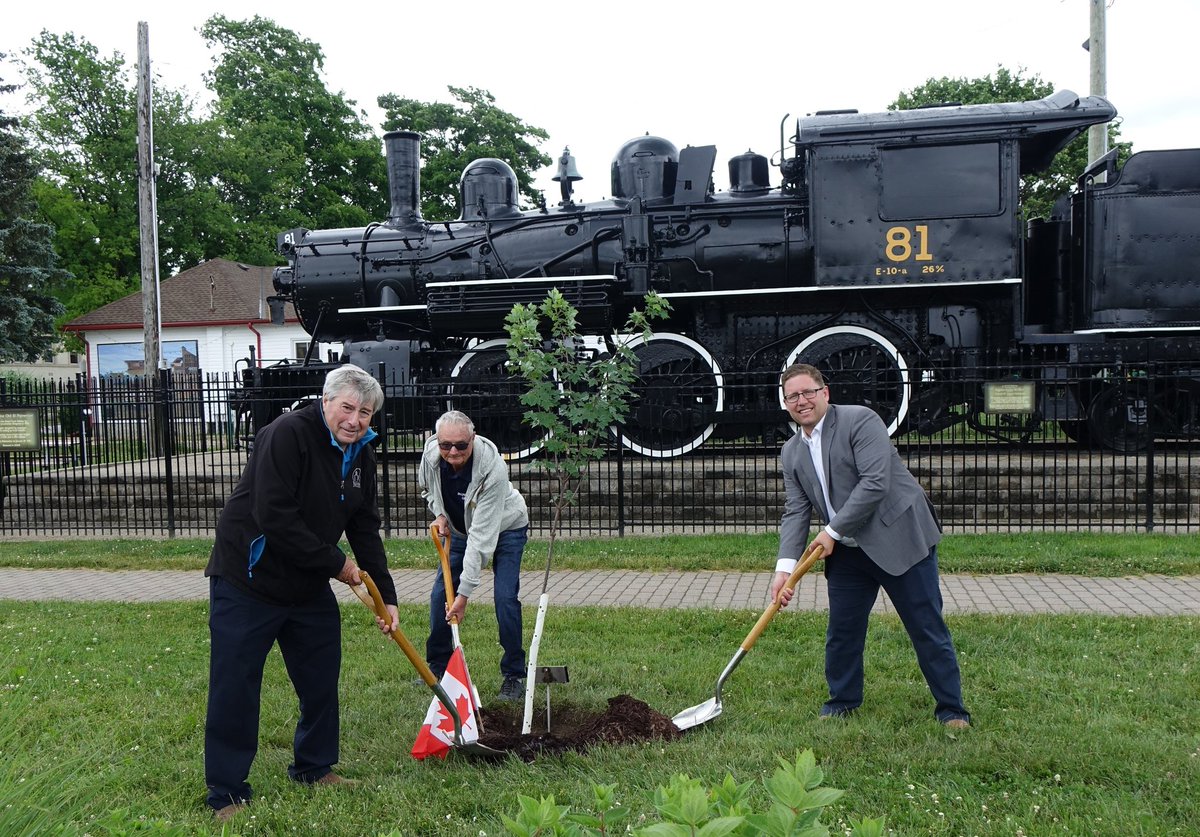 JohnNaterMP's tweet photo. For my second day of maple tree planting in celebration of Canada Day, I visited Atwood and Palmerston. 

Thank you Mayor Kasenberg, Russ Danbrook of the @atwood_lions, @MayorGABridge, and Bob Emmerson of the Palmerston Lions Club for joining me. https://t.co/bnPJ2uTmFL