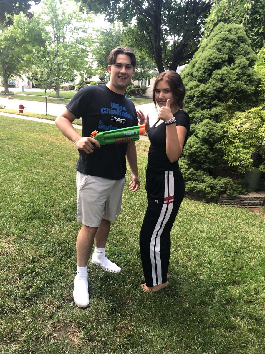 2020Utica's tweet photo. Nick got hana from squirtin thru the 6 with my hoez https://t.co/XqLQgHrNNm