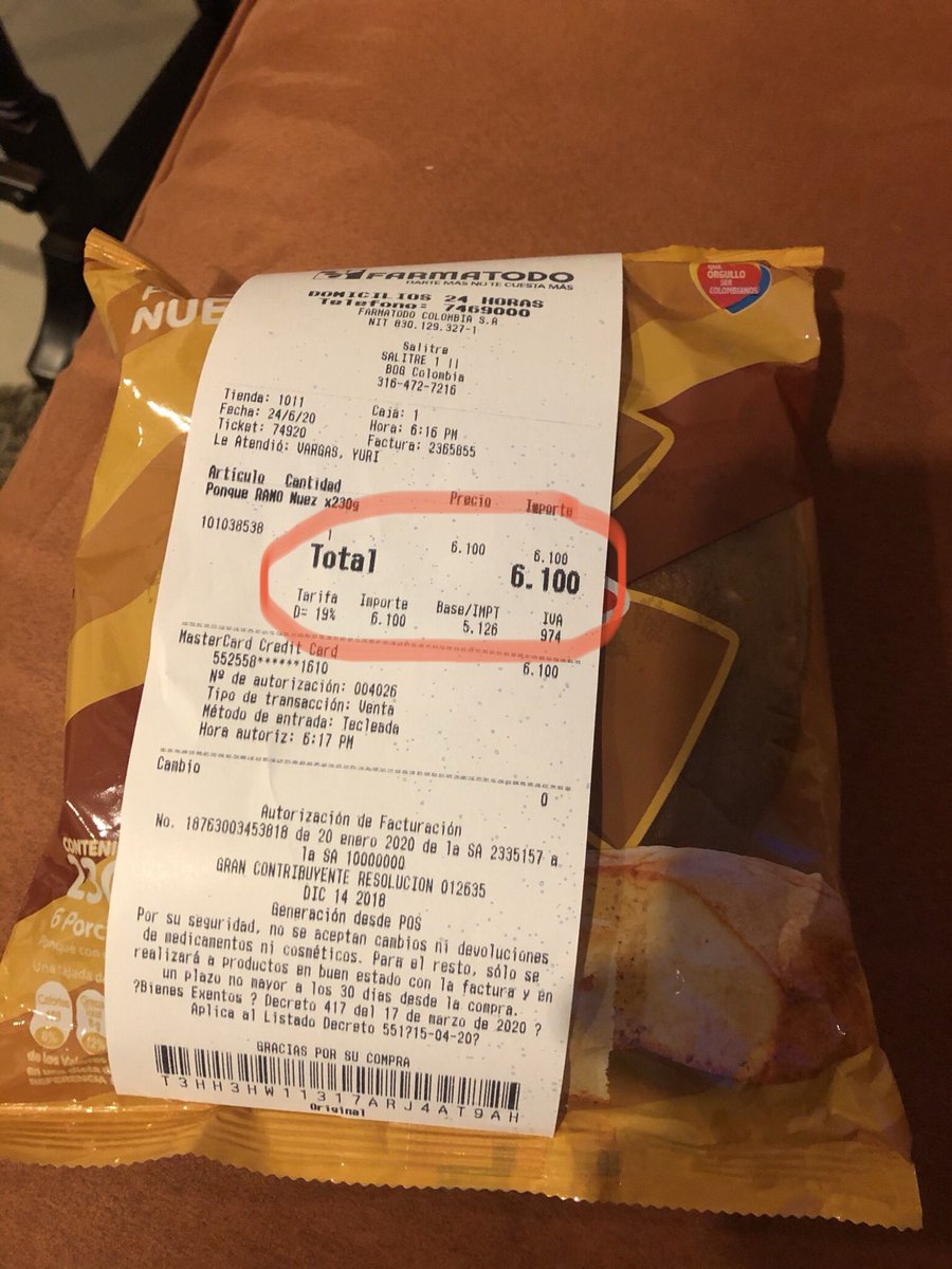 pachoflorez's tweet photo. @sicsuper pero como sube el precio de los ponques @RamoColombia , hace un med costaba alrededor de $4000 y hoy que lo compre $6.100 sera Ramo o @Farmatodo ?? https://t.co/udmW2fBHn3