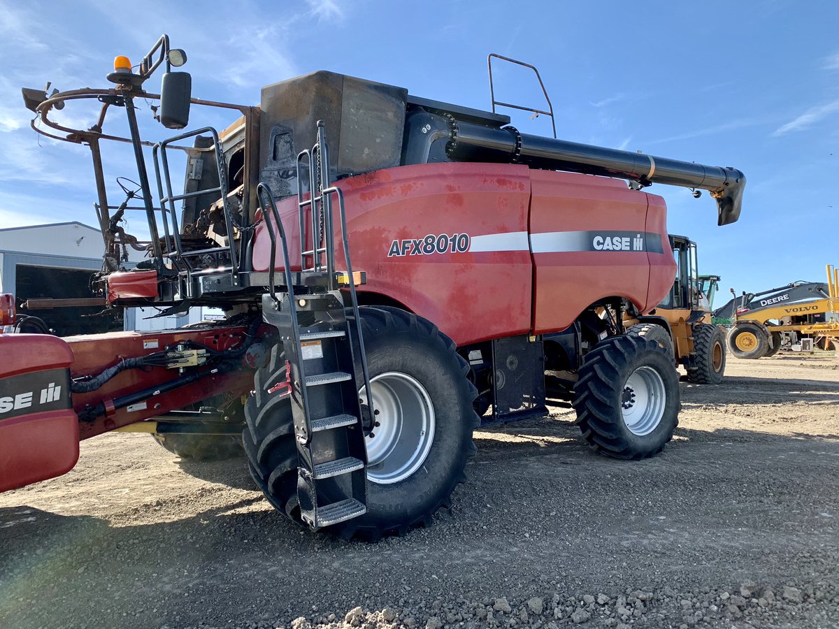 combineworldpts's tweet photo. Gearing up for #harvest2020 ! More salvage is always rolling in 😎👍 #combineworld #cdnag #agmorethanever https://t.co/RVW8JuLdtu