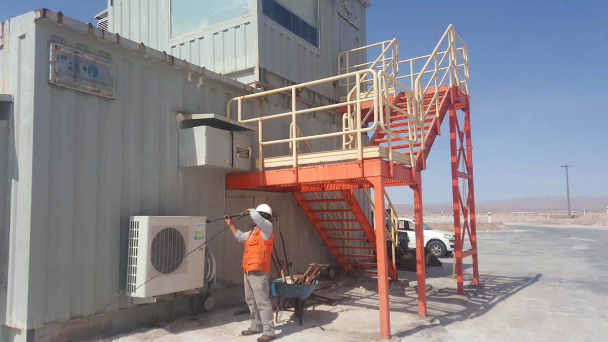 aiigremio's tweet photo. Equipo de @aiigremio sigue trabajando en la elaboración del Catálogo de #Proveedores que contempla el programa de Desarrollo de #Proveedores Locales QB, el cual estamos realizando en conjunto con @TeckChile
#MontajesNova #EcoluzServicios #Dreamside #FerreteriaLonza https://t.co/E7iCxUTMYw