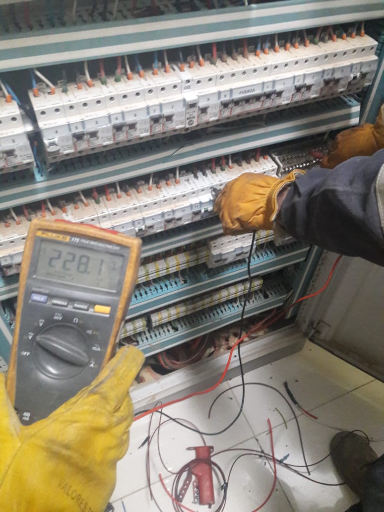 aiigremio's tweet photo. Equipo de @aiigremio sigue trabajando en la elaboración del Catálogo de #Proveedores que contempla el programa de Desarrollo de #Proveedores Locales QB, el cual estamos realizando en conjunto con @TeckChile
#MontajesNova #EcoluzServicios #Dreamside #FerreteriaLonza https://t.co/E7iCxUTMYw