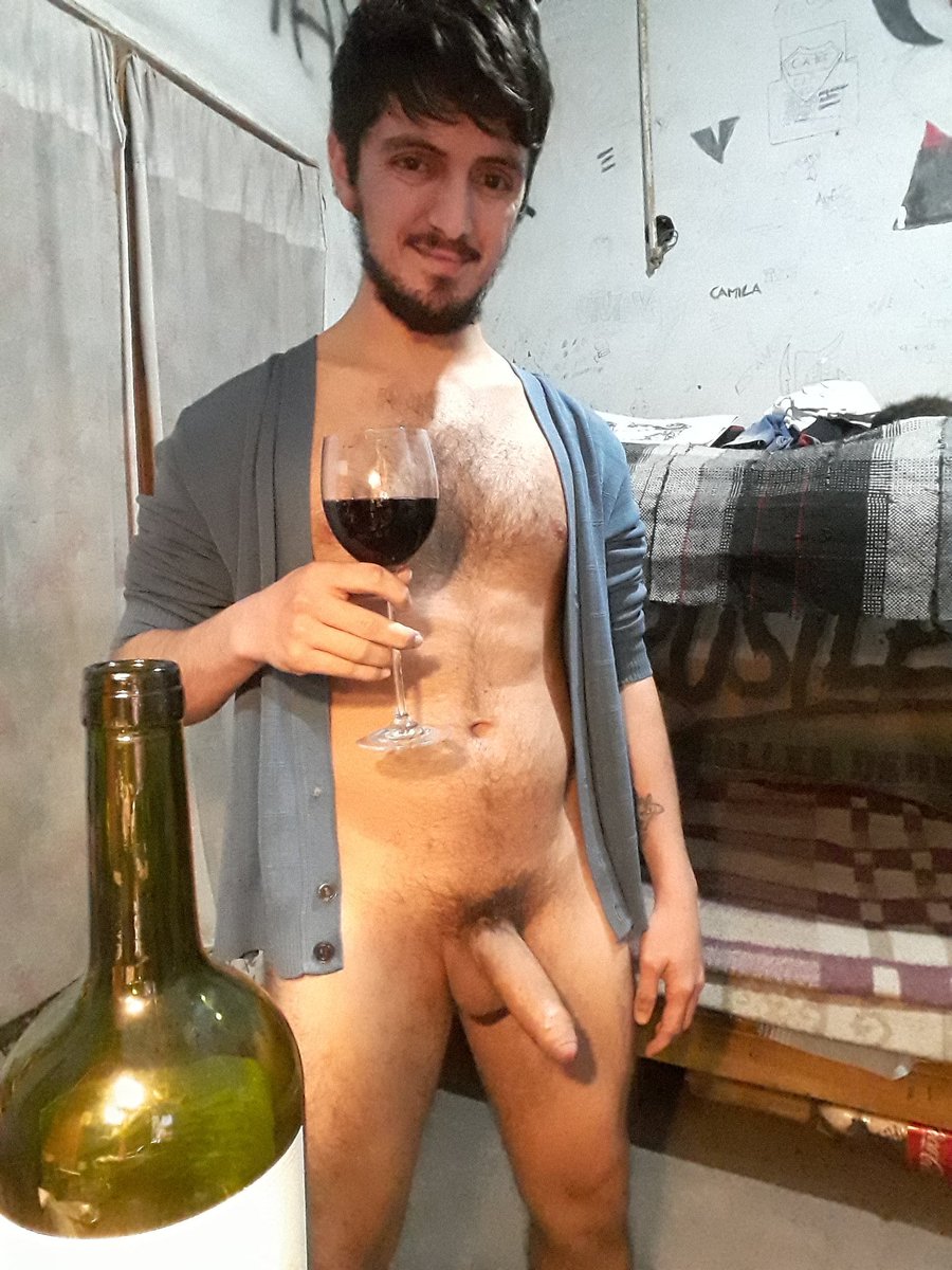trolo_patinado's tweet photo. La cuarentena me tiene un solo corazon con el vino. Me hace olvidar lo que extraño cojer 🤦🏻♂️
#puto #putx #puta #trolo #gay #gayboy #nude #naked #desnudo #hairy #hairyguy #peludo #hairychest #wine #vino #bottom #pasivo #powerbottom #buenosaires https://t.co/caypM8rdbq