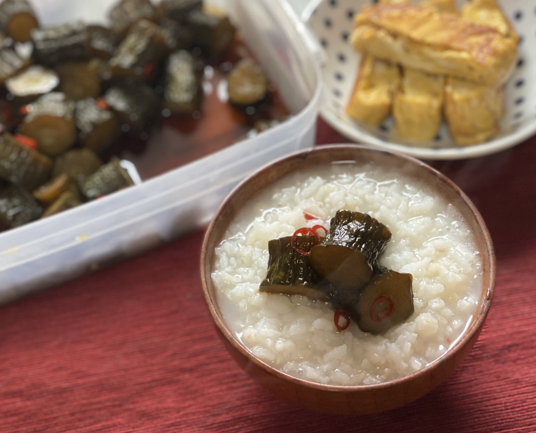 杏耶 あや たくさん きゅうりを食べようの巻 ご飯泥棒のバリバリきゅうりに おかゆにあうきゅうりの甘辛煮 そして塩ふりの時に塩がきれてクレイジーソルトふったらできたクレイジーソルトきゅうりもご飯泥棒でした T Co Fcyn1djaul