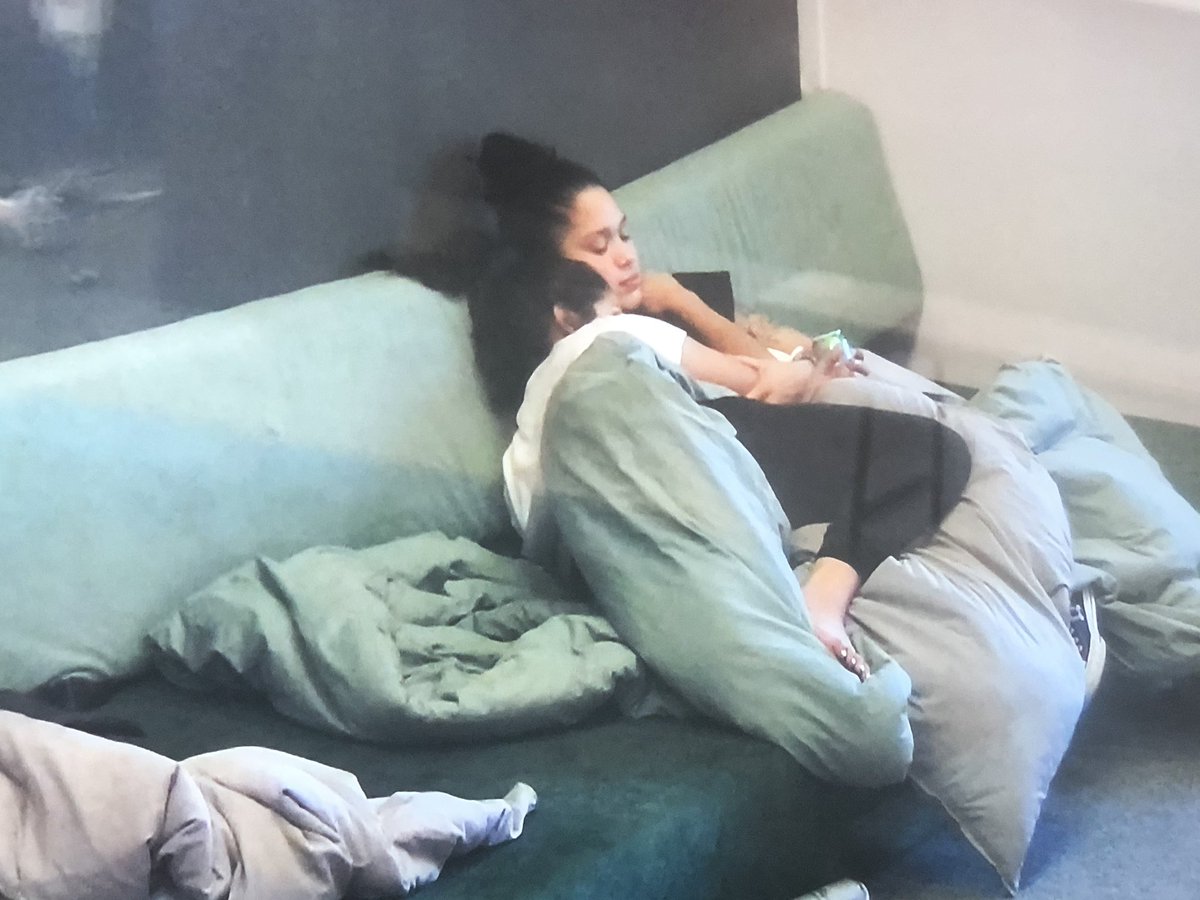 Scott Yager🪁 on Twitter: "🍒Nany & Kaycee out here getting THE CRANBERRIES SOUNDTRACK! That's some serious snuggles. You got @MTV busting out the Linger!! 🙏🏻RIP DOLORES!🇮🇪 #TheChallenge35 #ChallengeMania… https://t.co/9N85KFF7Ju"