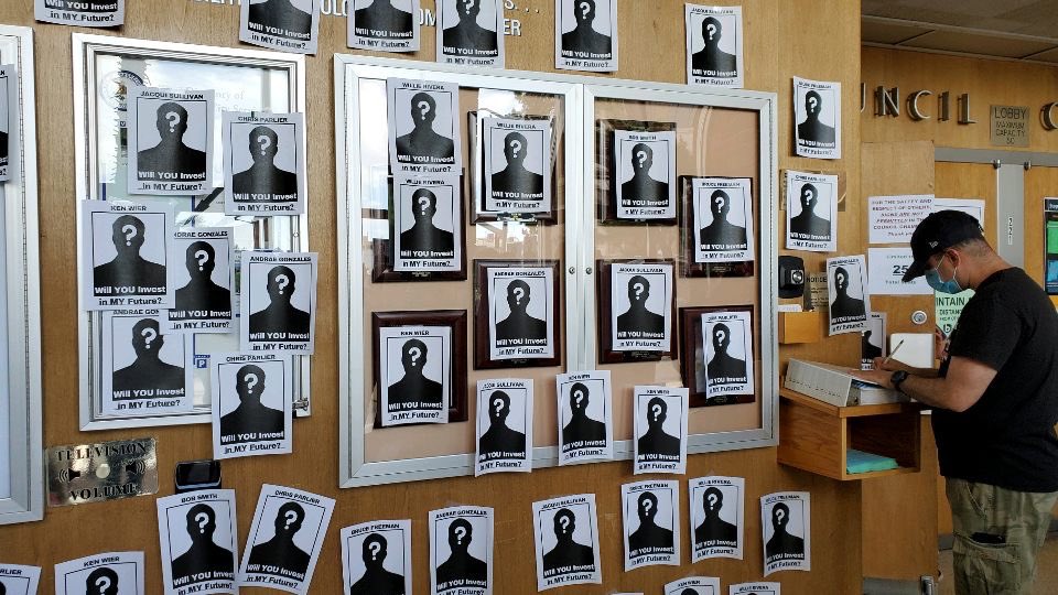 Right outside the city council chambers we ask them, will THEY invest in our future? Or will the answer ONLY to the police? @bakersfieldpd  @karenkgoh  @andraegonzales  @priveraw