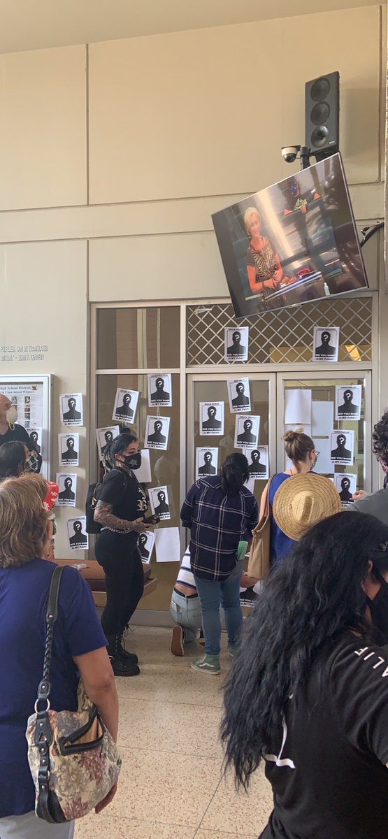 Right outside the city council chambers we ask them, will THEY invest in our future? Or will the answer ONLY to the police? @bakersfieldpd  @karenkgoh  @andraegonzales  @priveraw