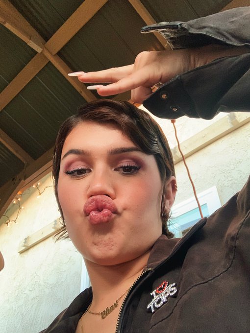 I❤️TOPS https://t.co/zdqharjcsO