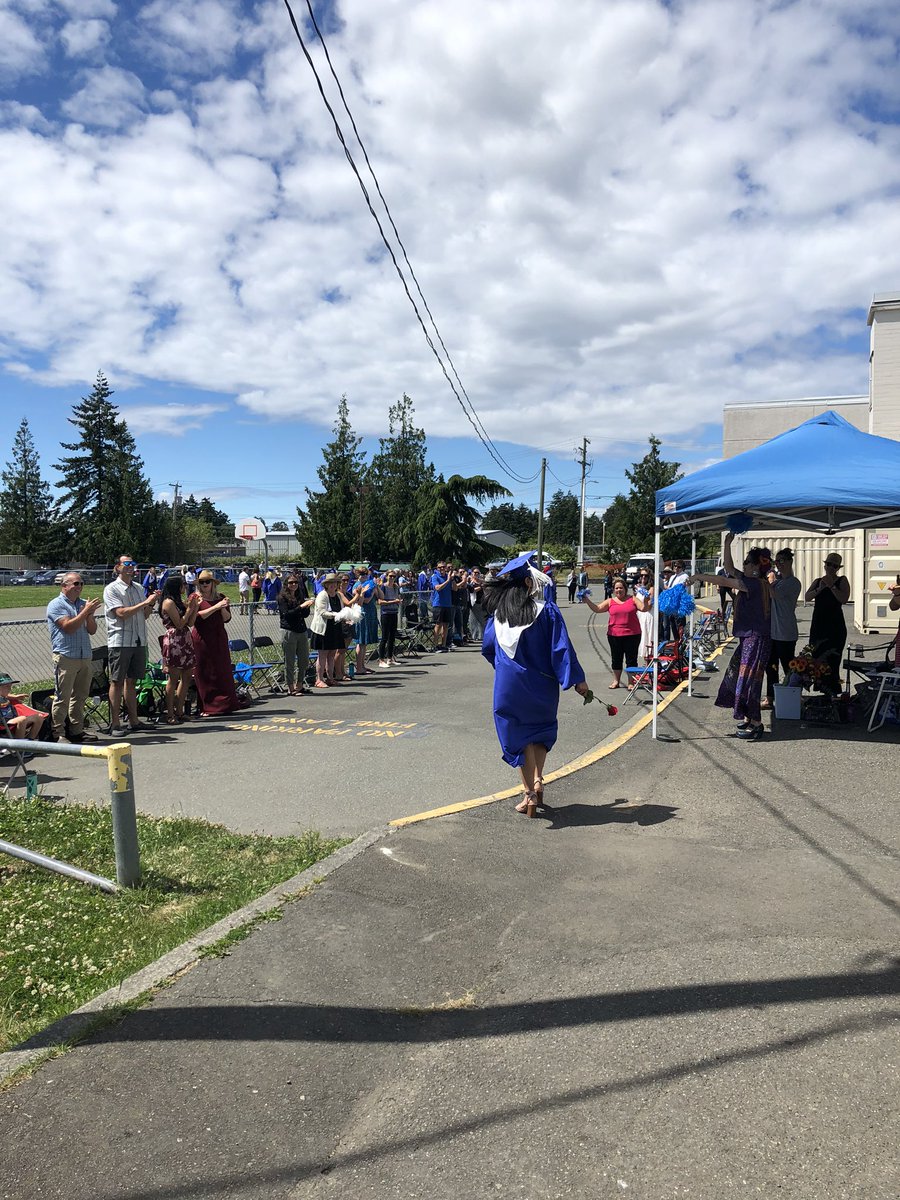 sd61reynolds's tweet photo. Congratulations to our Reynolds grad class of 2020. We wish we could have all celebrated together, but this was the next best thing. We are excited to see what is next for each and every one of you. All the best and remember once a road runner always a road runner. https://t.co/mN1nqqEfKV