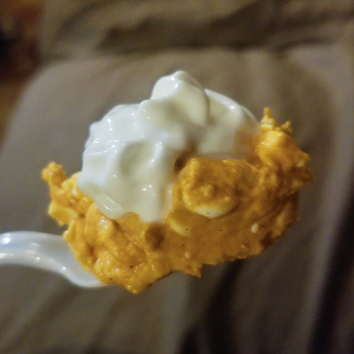 sleepketokitten's tweet photo. A spoon of the pumpkin cream cheese mousse not frozen I'm not sure which way I like it better🥰🧐.  #ketofam #lchf #lchfdiet #highfatfood #highfatlowcarb #diet #weightloss #health #motivation #stronger #sweets #mmm #keto #lowcarbfood #lowcarb #ketosis #dessert #sugarfree #pumpkin https://t.co/W97IZojynH