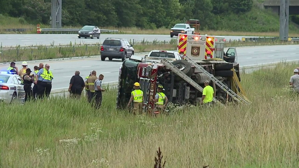 myfox8's tweet photo. Fire chief warns drivers after 3 firefighters injured during rollover crash in Guilford County https://t.co/rVuYHqAvYi https://t.co/ealcGBL0kx
