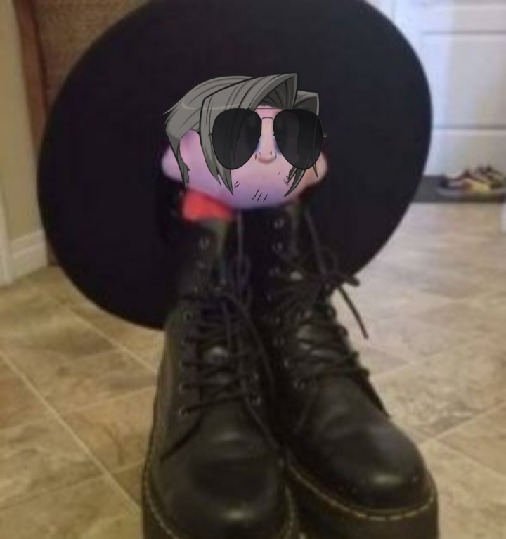 Heading out of the house on a much needed walk.

||I cannot explain this image other than making it provided serotonin i needed.||