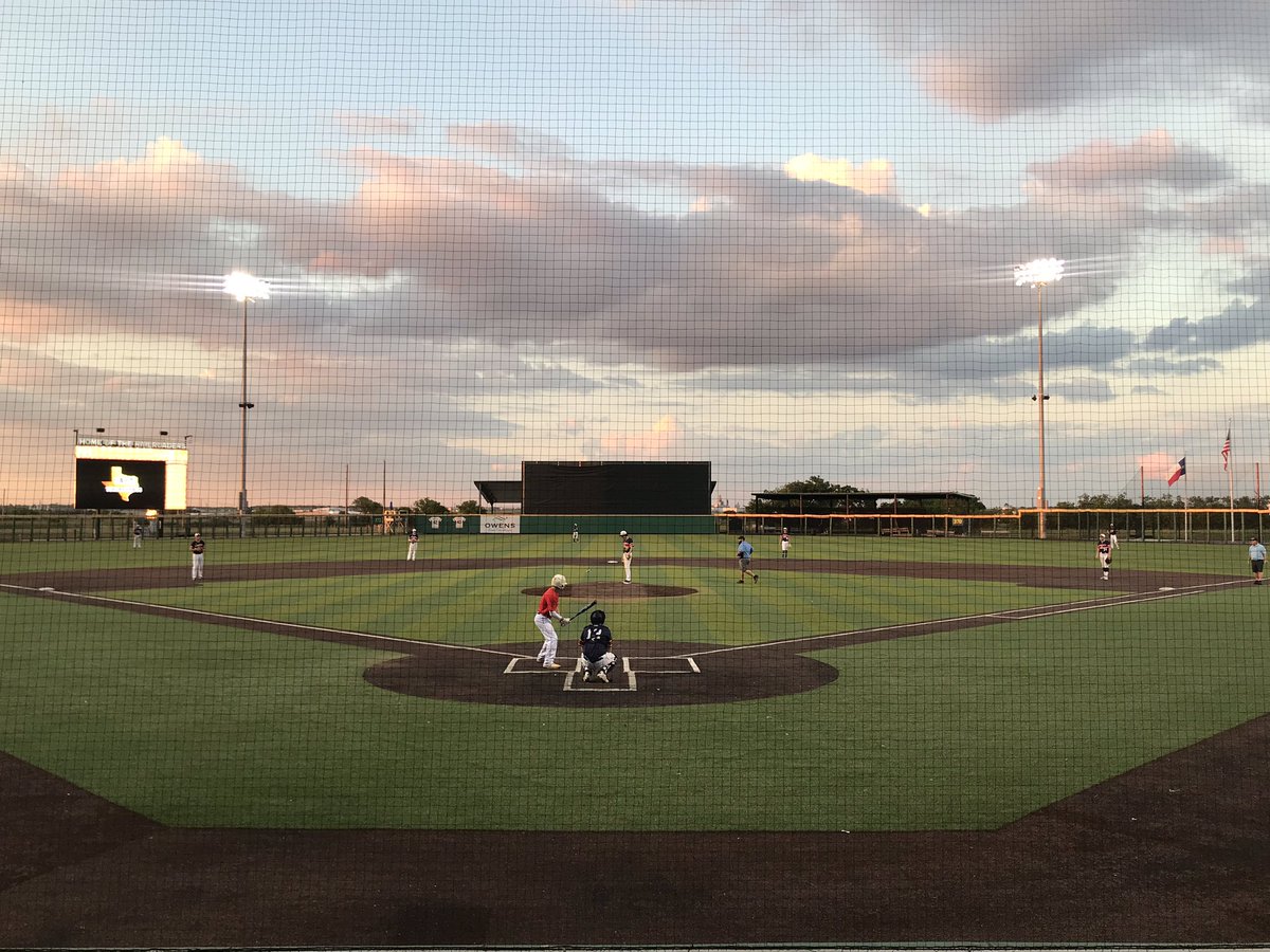 DawnTongish's tweet image. What a beautiful night for some @arlingtonas1988 baseball with @DaneDelugo at the home of the @CRRBasebal. @GAPTTournaments #BaseballTime ⚾️