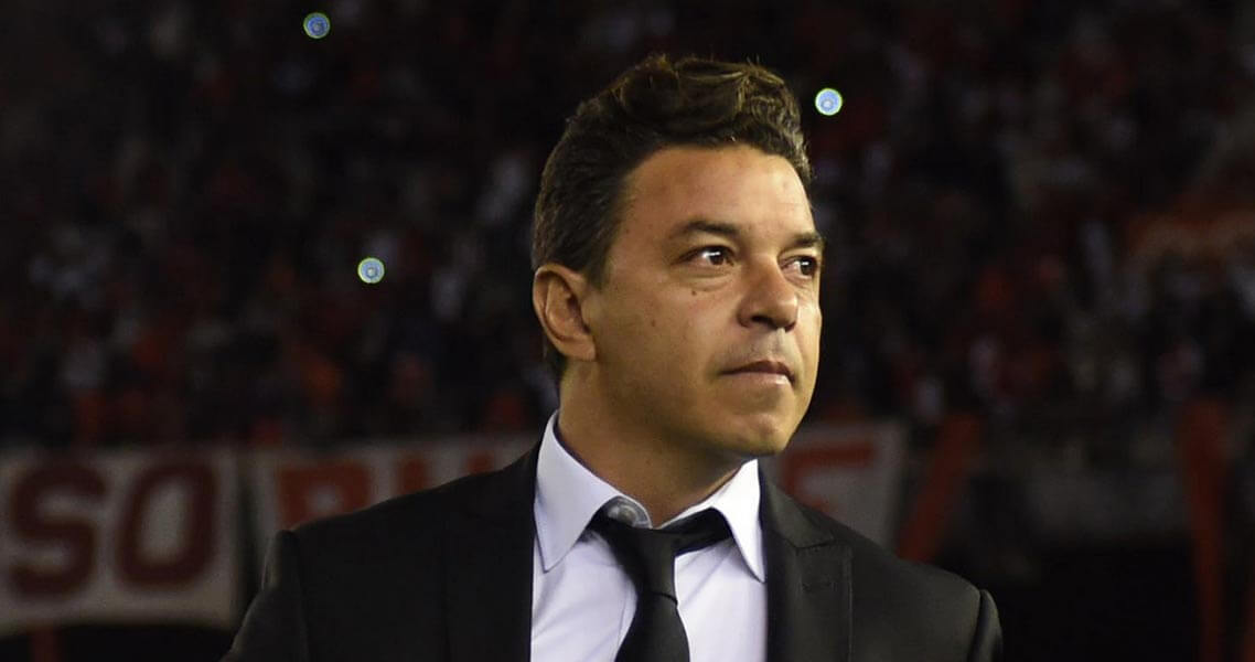 RiverDLTribuna's tweet photo. EL ÚLTIMO VIAJE CON GALLARDO COMO DT

Un ex futbolista que supo compartir equipo con el técnico Millonario tanto dentro del campo como la relación jugador-técnico, habló sobre lo que fue su paso final por River.

📄 Nota: https://t.co/4oC1RACEq0
Por: @fraanferrante https://t.co/yXOtCgRzbP