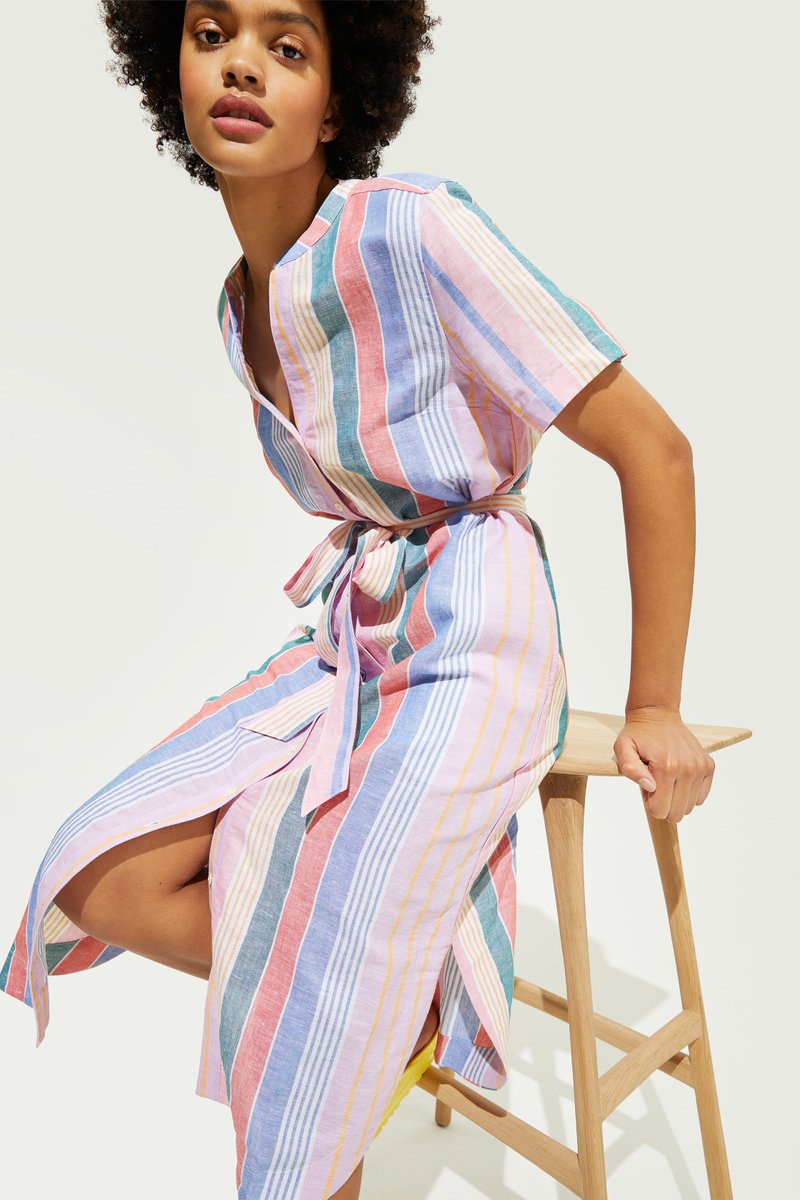 Gap Japan Twitterren 大胆なストライプとスリットがオシャレなリネンドレス イノセントなホワイトドレスからジューシーなオレンジカラーのロングドレスまで この夏のドレスコレクションを今すぐチェック Gapドレス サマードレス ワンピース T Co